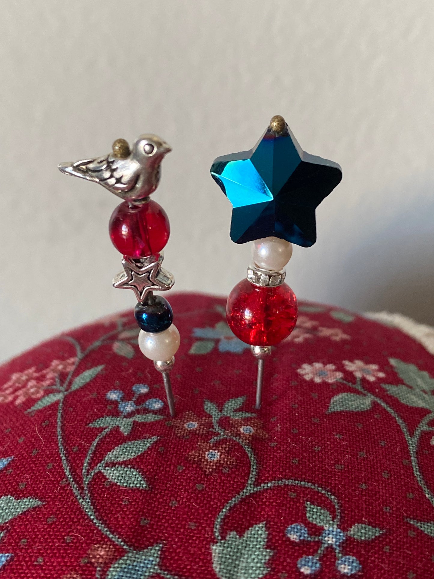 “Patriotic Quaker" Decorative Pins