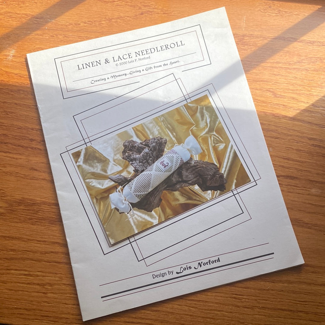Lois Norfold “Linen & Lace Needleroll” Chart
