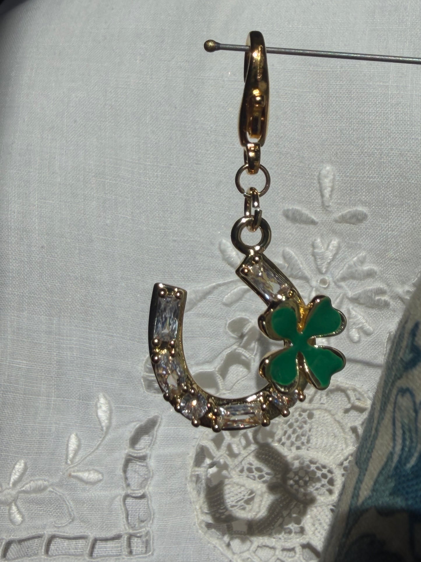 “Lucky Horseshoe” Zipper Bling