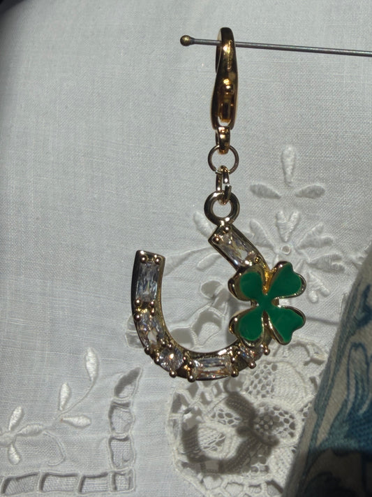 “Lucky Horseshoe” Zipper Bling
