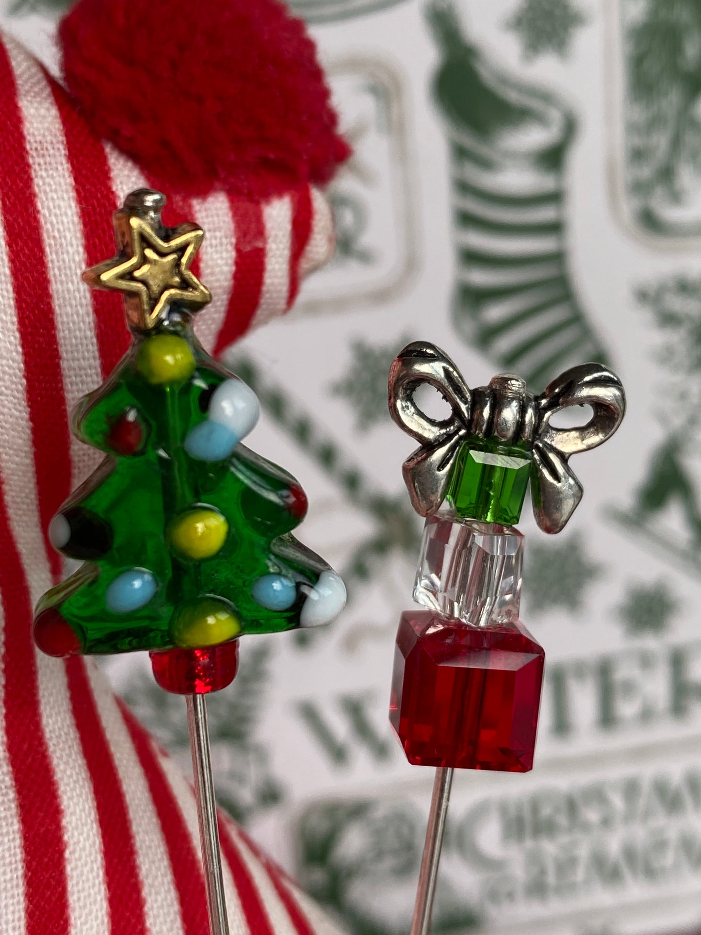 “Christmas Morning" Decorative Pins