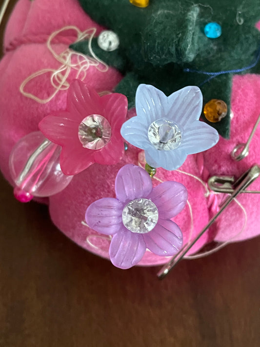 “Star Lillies” Decorative Pins